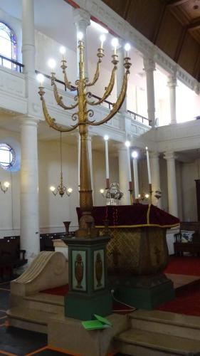 La menorah est le chandelier à sept branches des Hébreux