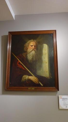 Peinture : Moïse présentant les Tables de la Loi